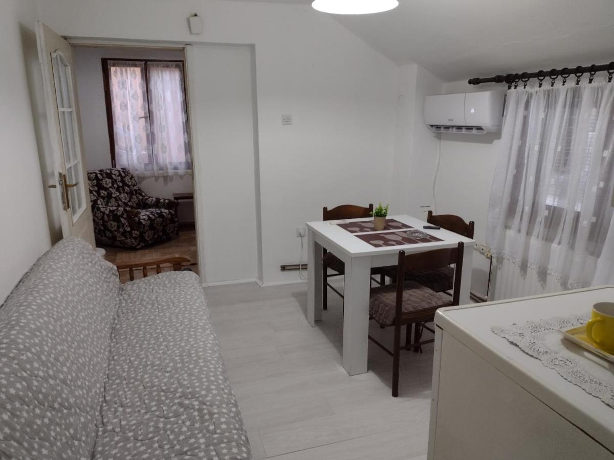 Apartman Dm Apartamento Valjevo Exterior foto